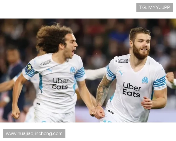 里昂与马赛激烈对决 足球经典对抗再度上演 欧洲赛场巅峰对决预示未来走势