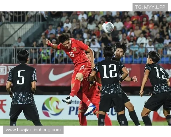 中国国足精彩表现以三比零战胜韩国队展现强大实力与团队合作精神