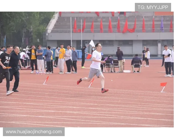 华侨球队与清华大学激战三加时赛场拼搏展现青春风采与团队精神